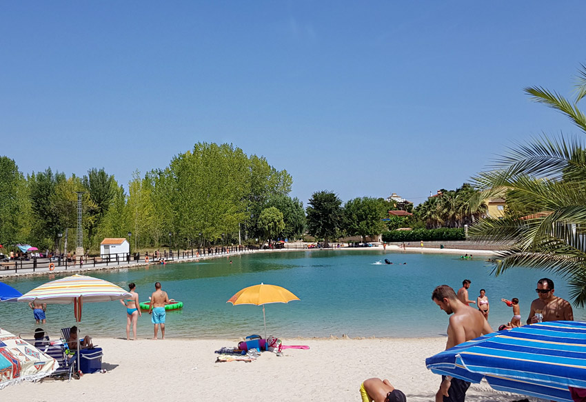 El Lago Playamonte Navarrés obtiene la primera bandera azul a una playa de interior en la Comunitat Valenciana
